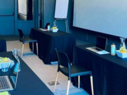 Отели США стали предлагать номера для удаленной работы (Фото)