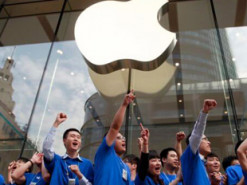 Apple обвинили в слежке за пользователями