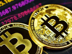 Владельцы биткоинов потеряли 128 миллиардов долларов в считанные часы