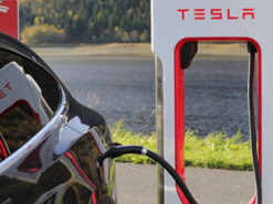 Tesla на два дня приостановила работу шанхайского завода из-за COVID-19