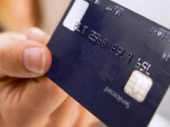 Волинянка «обчистила» картки чоловіка, який запропонував їй допомогу