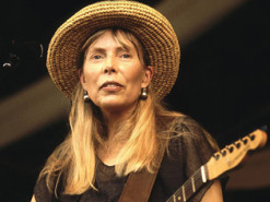 Певица Джони Митчелл уходит со Spotify вслед за Нилом Янгом