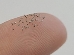 Меньше песчинки: Samsung создала уникальный конденсатор для микроэлектроники