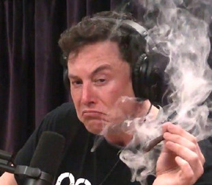 Starlink Илона Маска перенес дату запуска услуги спутникового интернета в Украине на 2023 год