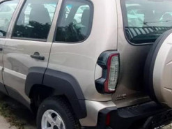 У мережі показали перший російський кросовер – курйозні фото