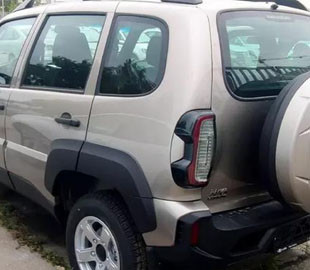 У мережі показали перший російський кросовер – курйозні фото