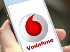 Жители «ДНР» потянулись к линии разграничения, где можно поймать связь Vodafone