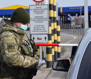 Прикордонники повідомили, скільки виявили за вихідні COVID-сертифікатів з ознаками підробки