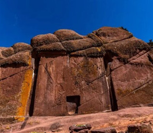 Двері в наш світ чи портал для душ. Вчені намагаються розібратися у призначенні "Ворота богів" у Перу