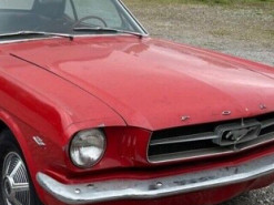 У покинутому гаражі знайшли один із найперших Ford Mustang в історії