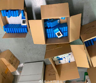 Выявлена подпольная фабрика, на которой производили поддельные наушники Xiaomi