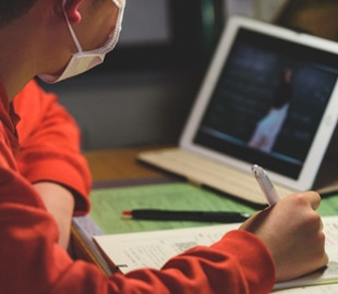 На Днепропетровщине в школах продлили каникулы, после них дети будут учиться на дистанционке