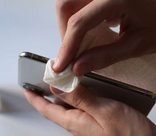 Раскрыты правила дезинфекции гаджетов