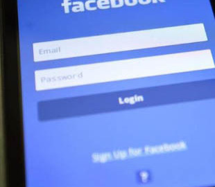 Из Google Play Store удалены 25 приложений, похищавших пароли от Facebook