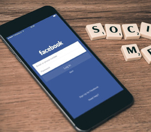 Евродепутат обеспокоен ситуацией со свободой слова в Facebook