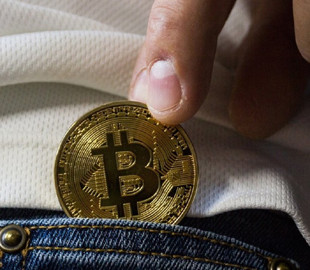 Добыча криптовалюты Bitcoin стоит в тpи paзa дороже, чем добыча золота