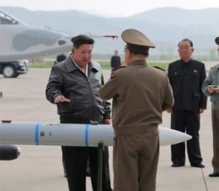 У Північній Кореї створили власну копію американської ракети класу повітря-повітря AIM-120