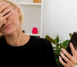 Шахраї зняли 54 тисячі гривень з картки жінки, а ПриватБанк відмовився повертати кредитні кошти: що вирішив суд