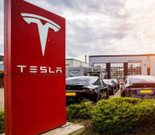 Tesla стремится обойти Volkswagen и Mercedes с помощью энергетического рынка