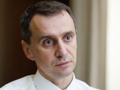 Просят номер карты для "выплат" за вакцинацию. Украинцам рассылают сообщения якобы от "Минздрава"