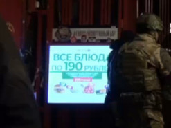 Російські силовики влаштували рейд у клубах, де шукали «ворогів народу»