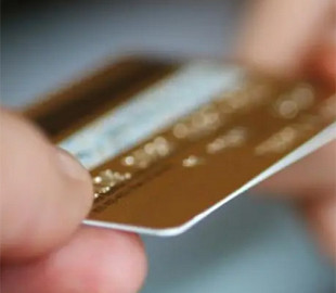 В Днепре мужчина украл у волонтера карту и потратил несколько десятков тысяч гривен