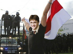 На скандал в Беларуси с книгой о Гарри Поттере Сеть отреагировала фотожабами