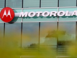 В Motorola предложен оригинальный способ взаимодействия с гибкими смартфонами