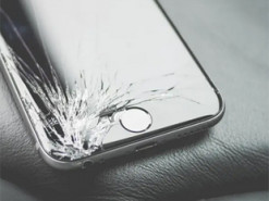 Чи можна користуватися телефоном із розбитим екраном: названі небезпечні наслідки