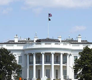 Белый дом может запретить пользоваться китайскими платежными сервисами