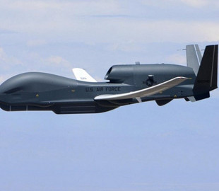 Беспилотник Global Hawk мониторит границу Украины
