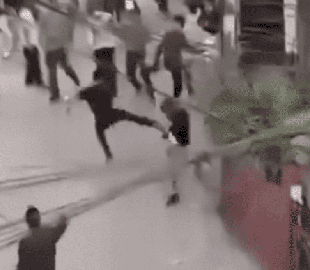 Заборона соцмереж: як уряд Непалу влаштував собі "офлайн" зустріч із незадоволеним народом