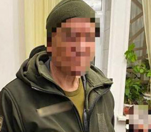 В Киеве мошенник из России «клепал» липовые пропуска через блокпосты