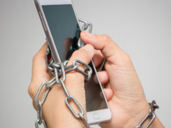 В РФ депутату, рассказавшему о разрушенном оккупантами Мариуполе, запретили пользоваться Интернетом