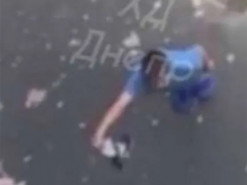 У Дніпрі підлітки заради забави забили голуба до напівсмерті