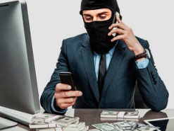 Мошенники выманили у молодой женщины крупную сумму денег