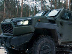Перший вітчизняний MRAP: в Україні протестували новий броньовик із протимінним захистом