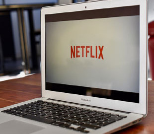 Netflix анонсировал совместный проект с режиссером Дэвидом Финчером