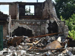 Без води та даху над головою - військові показали життя у прифронтовій зоні