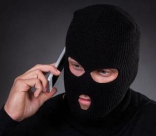 В Киеве мошенники через онлайн-площадку продаж пытались выманить технику за несуществующие деньги