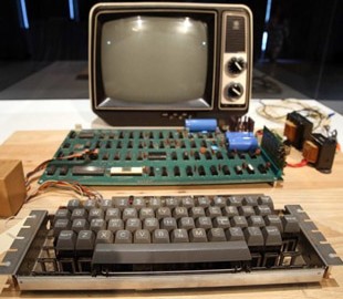Один из первых компьютеров Apple продали на аукционе за 375 тыс. долларов
