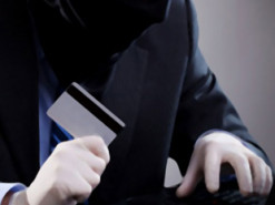 Шахраї ошукали жінку на майже 200 тисяч гривень