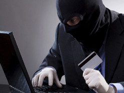 Мужчина придумал, как заработать деньги на желающих уехать в США