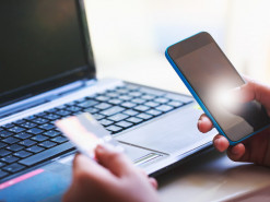 Опасный мобильный спам чистит банковские карты украинцев