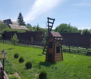 InformNapalm показало фото особняка военного РФ, подозреваемого в причастности к МН17