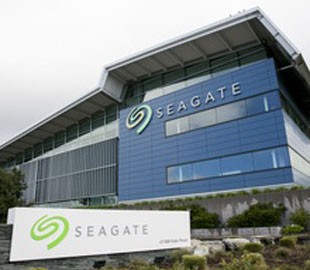 Прибыль Seagate упала вдвое