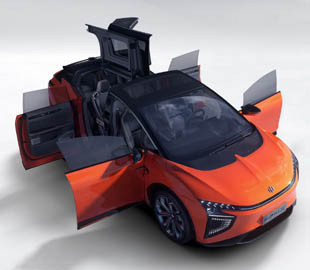 Китайская копия Tesla Model X оказалась лучше оригинала