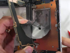 Складной смартфон Microsoft оказалось невозможно отремонтировать