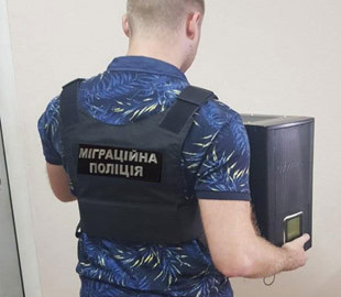 Полицейские разоблачили двух человек, причастных к хранению и распространению детской порнографии