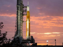 NASA откатит лунную ракету SLS со стартовой площадки в сборочный цех для ремонта